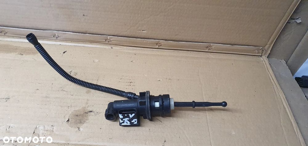 Pompka sprzęgła wysprzęglik VW Golf V Plus 1K0721388L - 1