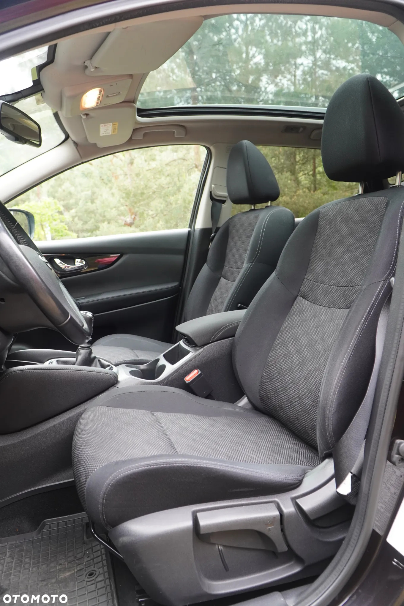 Nissan Qashqai 1.2 DIG-T N-Connecta EU6 - 26