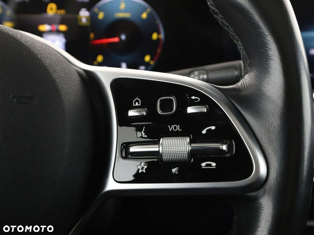 Mercedes-Benz GLB 200 d Progressive 8G-DCT - 36