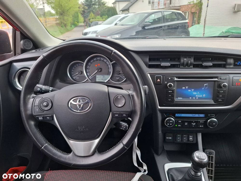 Toyota Auris 1.6 Premium Start - 35