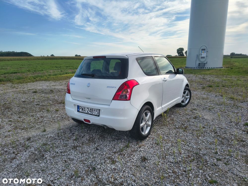 Suzuki Swift 2009 photo 4