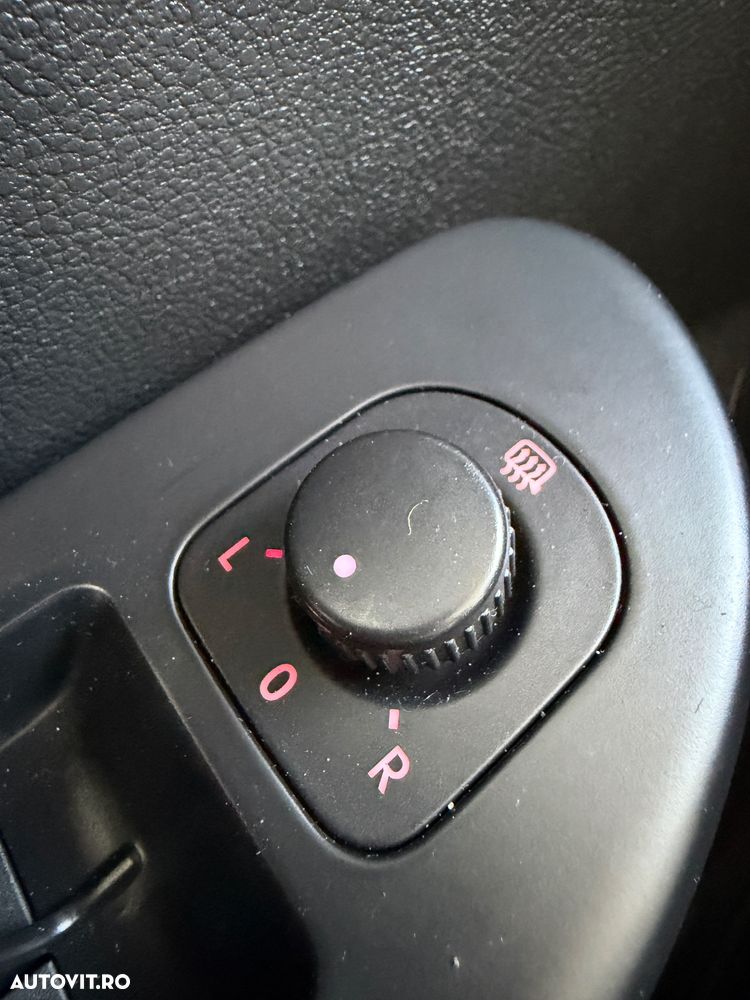 Volkswagen Passat 2.0 TDI DPF Sportline - 12