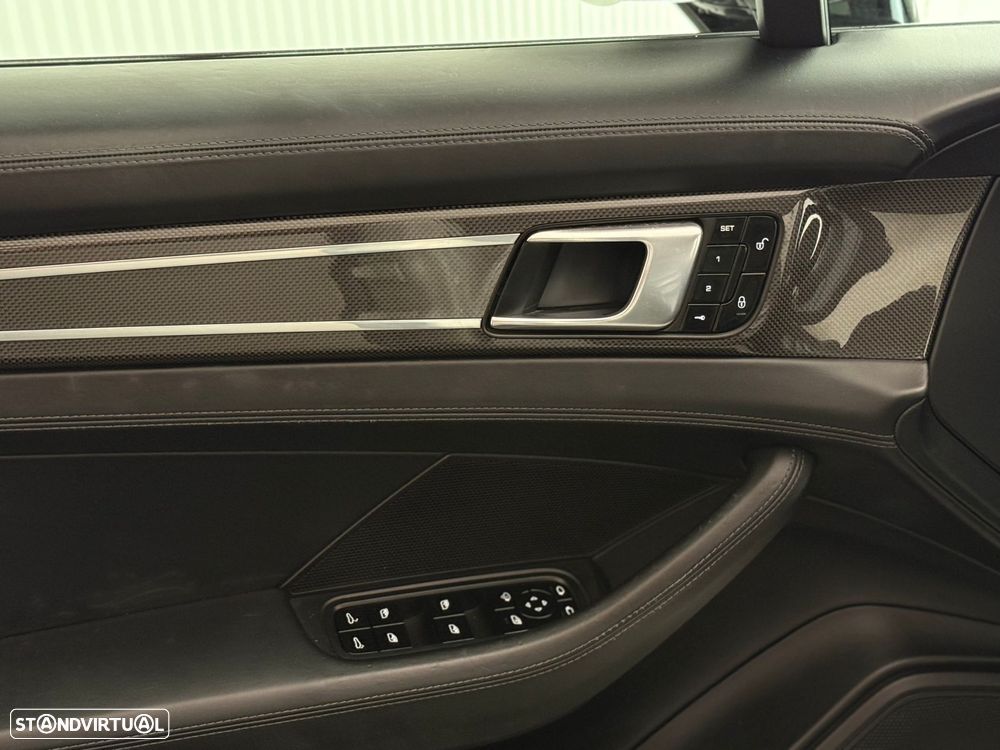 Porsche Panamera 4 S - 38
