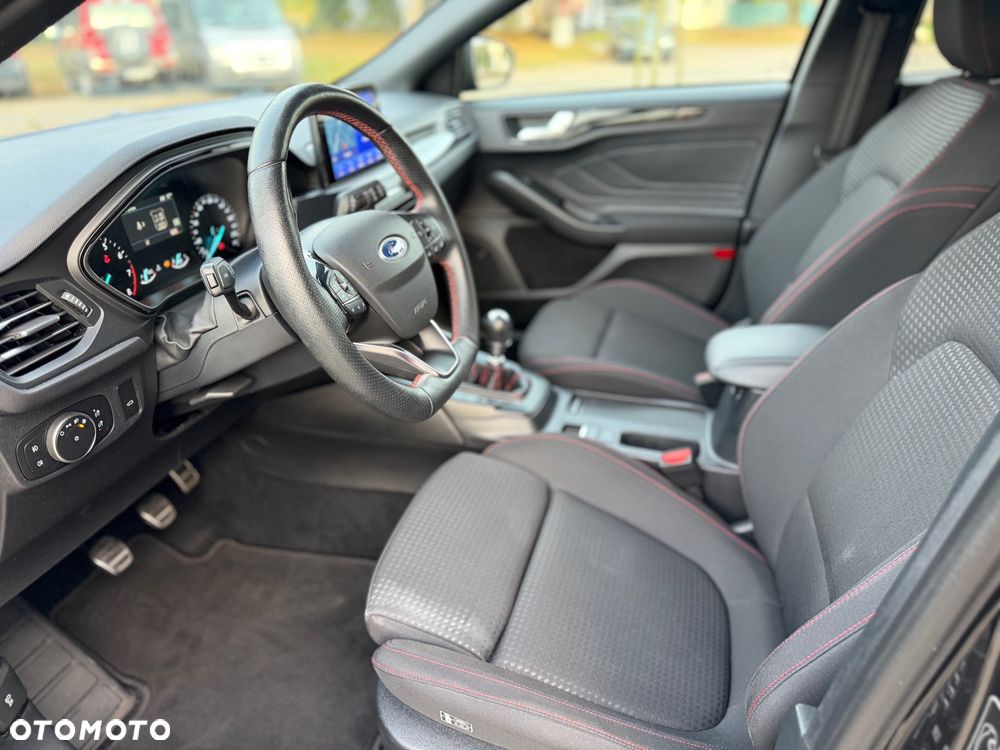 Ford Focus 1.0 EcoBoost Hybrid ST-LINE X - 16