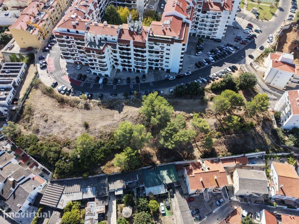 Oportunidade Única na Parede: Terreno de 4.560m² com Vista Mar e PI... - Grande imagem: 4/6