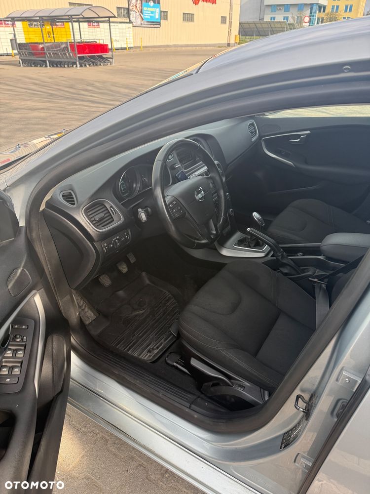 Volvo V40 D2 - 8