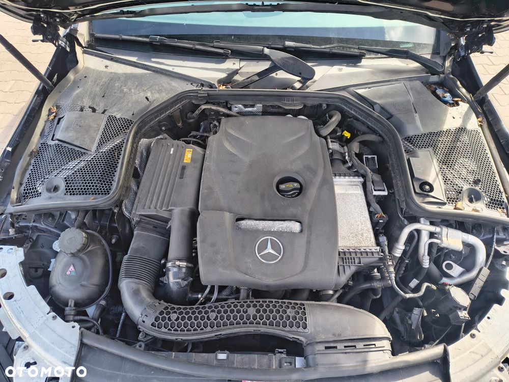 Mercedes-Benz Klasa C 300 4MATIC 9G-TRONIC - 9