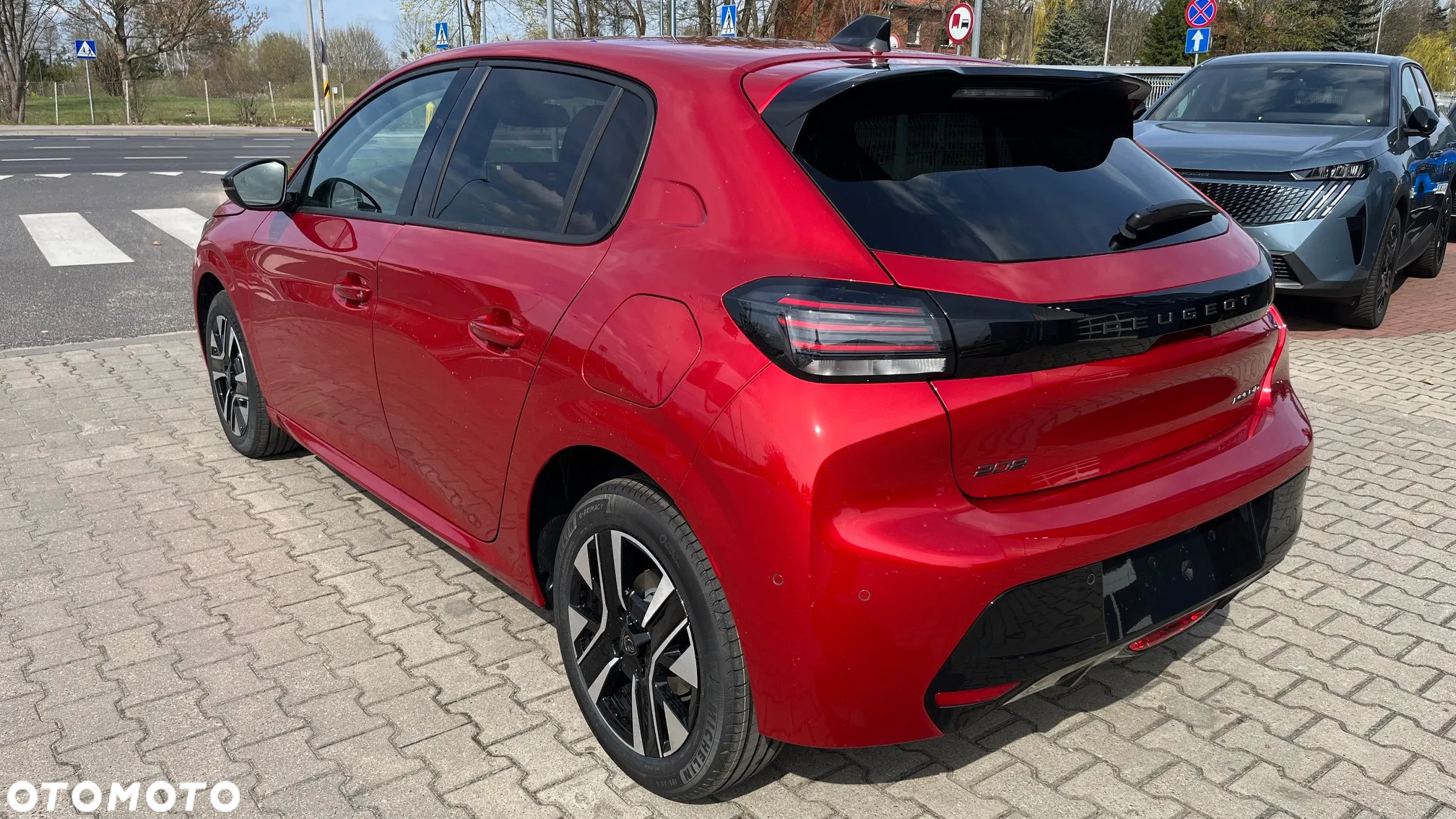 Peugeot 208 1.2 mHEV Allure - 4