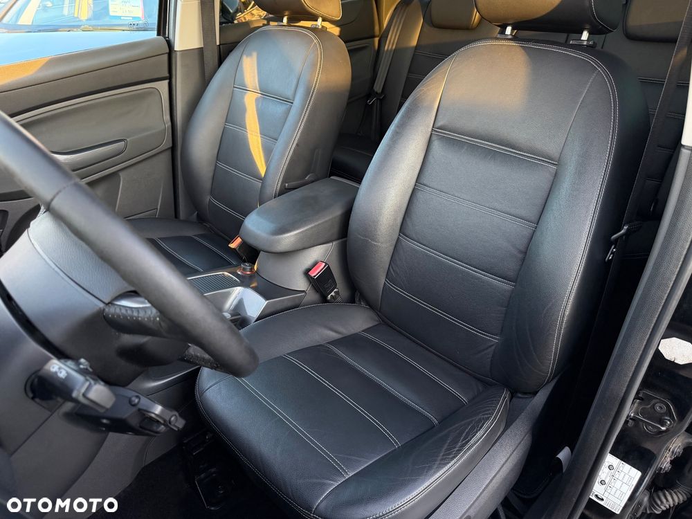 Ford Kuga 2.5 4x4 Titanium - 15