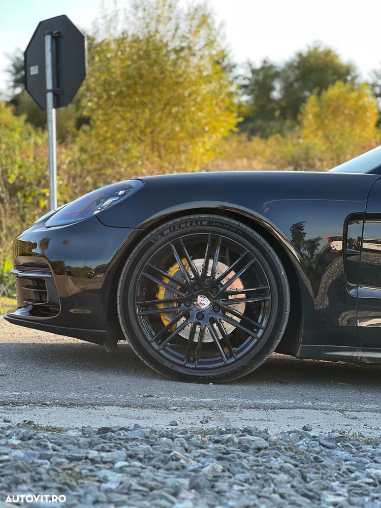 Porsche Panamera - 4
