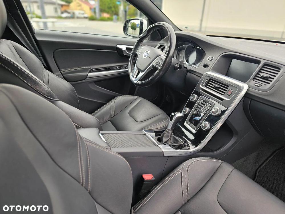 Volvo S60 T3 Drive-E Momentum - 15