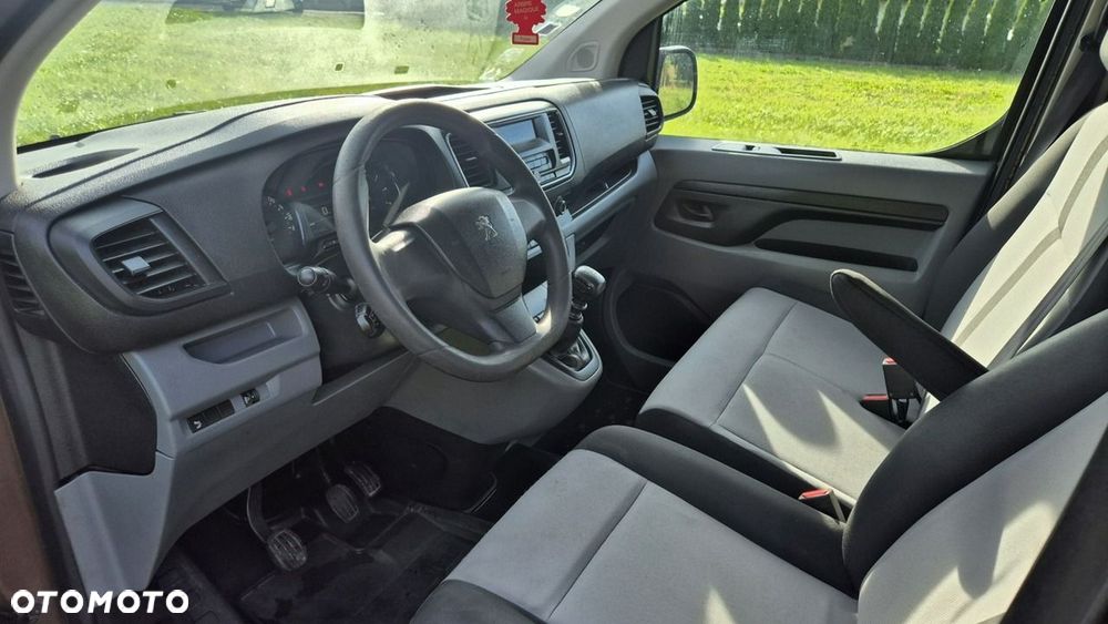 Peugeot Traveller - 9