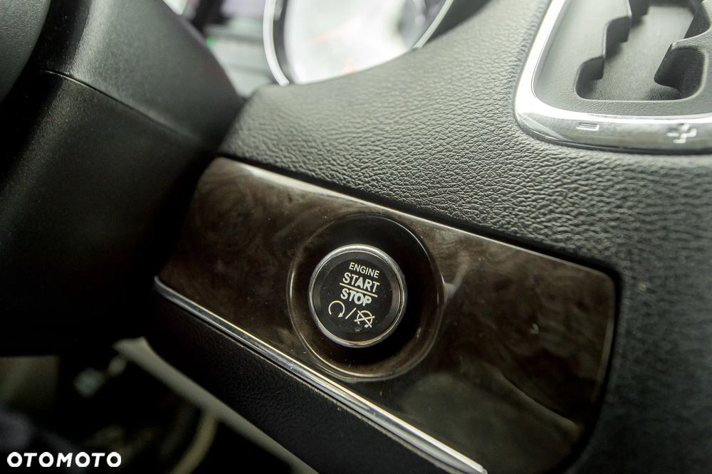 Lancia Voyager 2.8CRD Platinum - 31