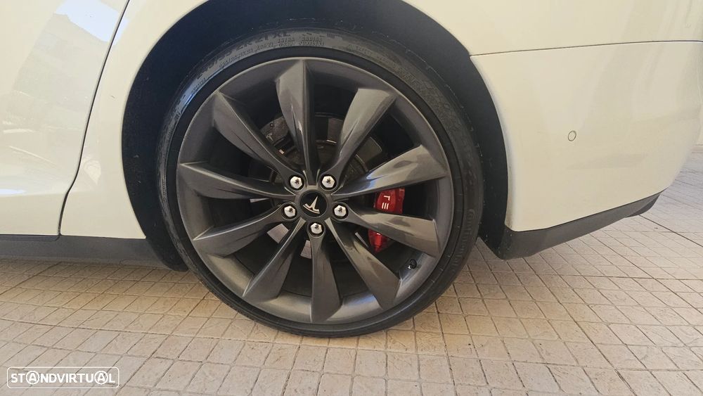 Tesla Model S 90D - 4