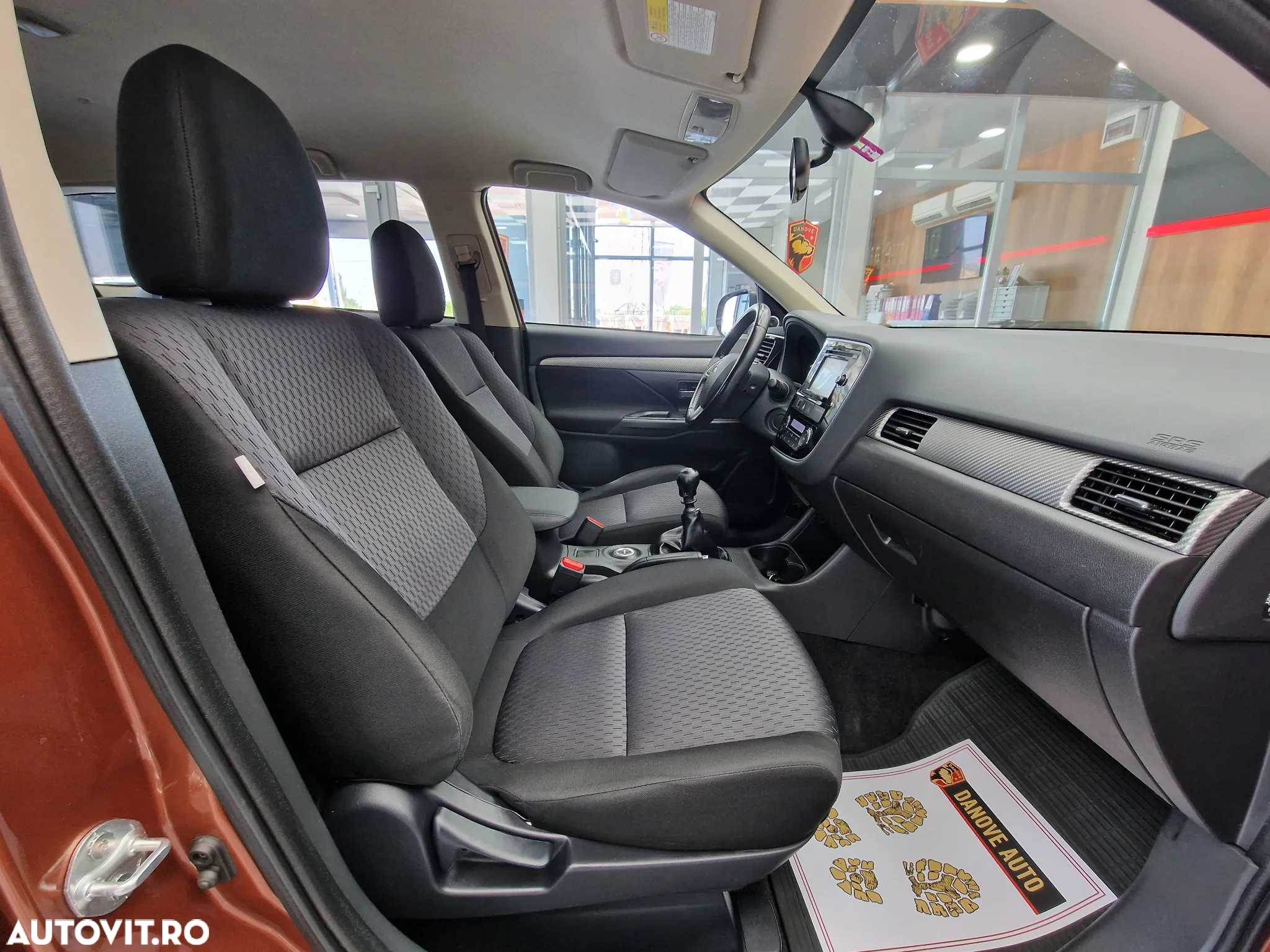 Mitsubishi Outlander - 14