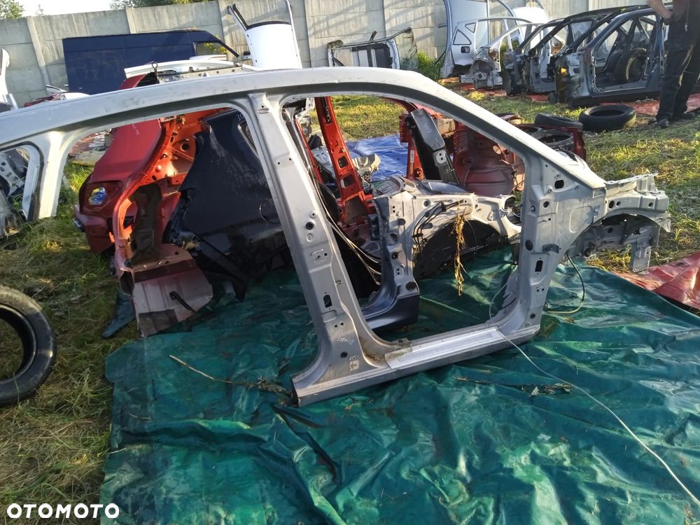 RAMA PRÓG ZE SŁUPKIEM RENAULT SCENIC II 2 - 1