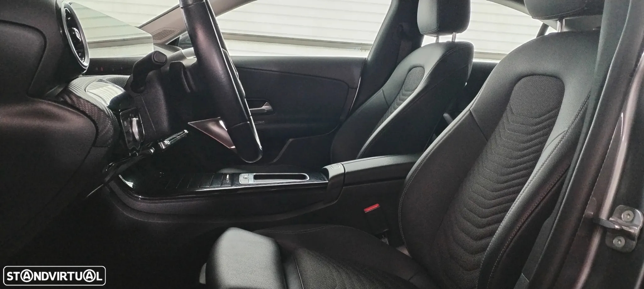 Mercedes-Benz CLA 180 d - 25