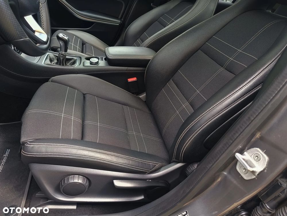 Mercedes-Benz GLA 180 Urban - 5