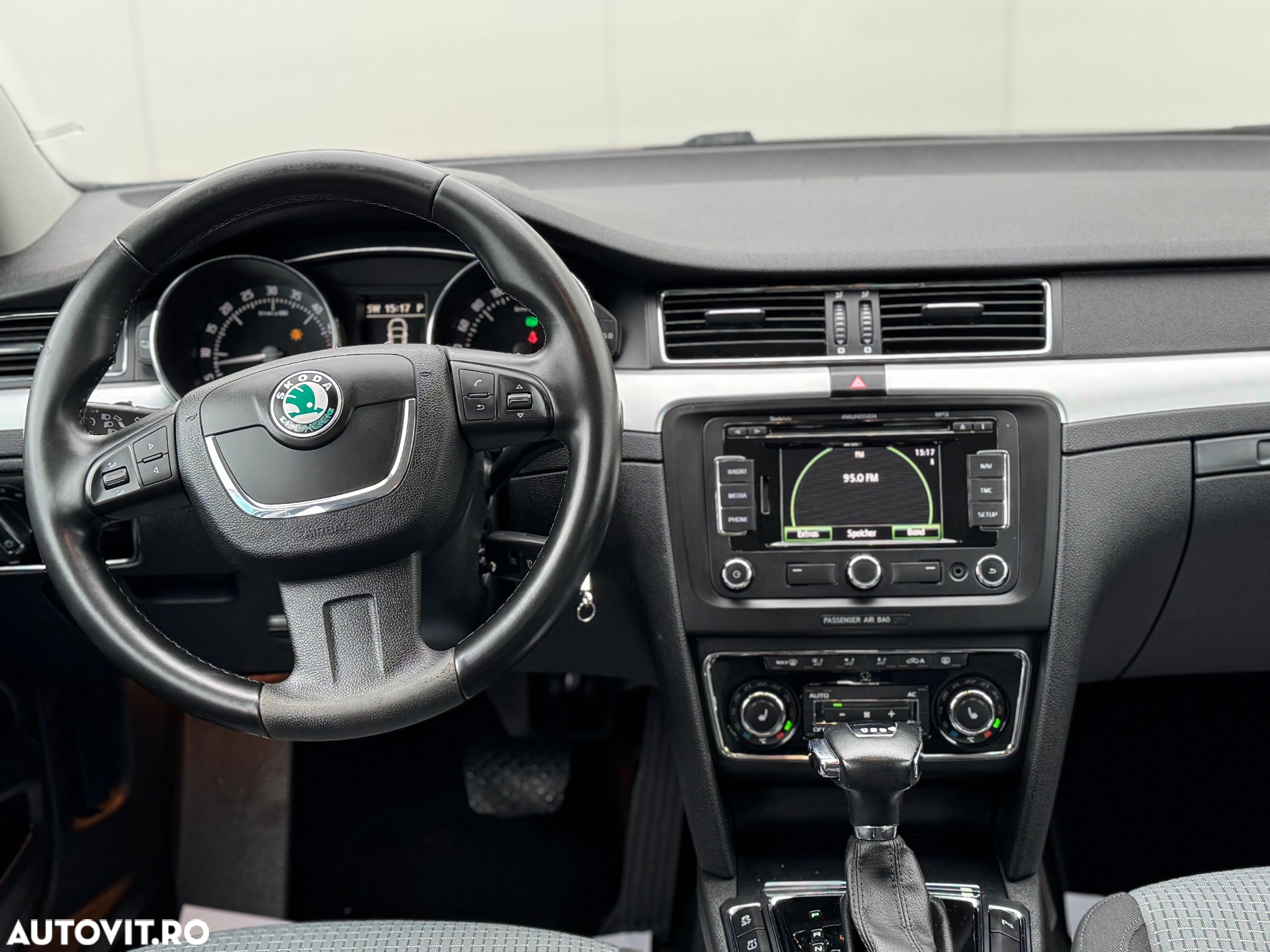 Skoda Superb 2.0 TDI DSG Exclusive - 5