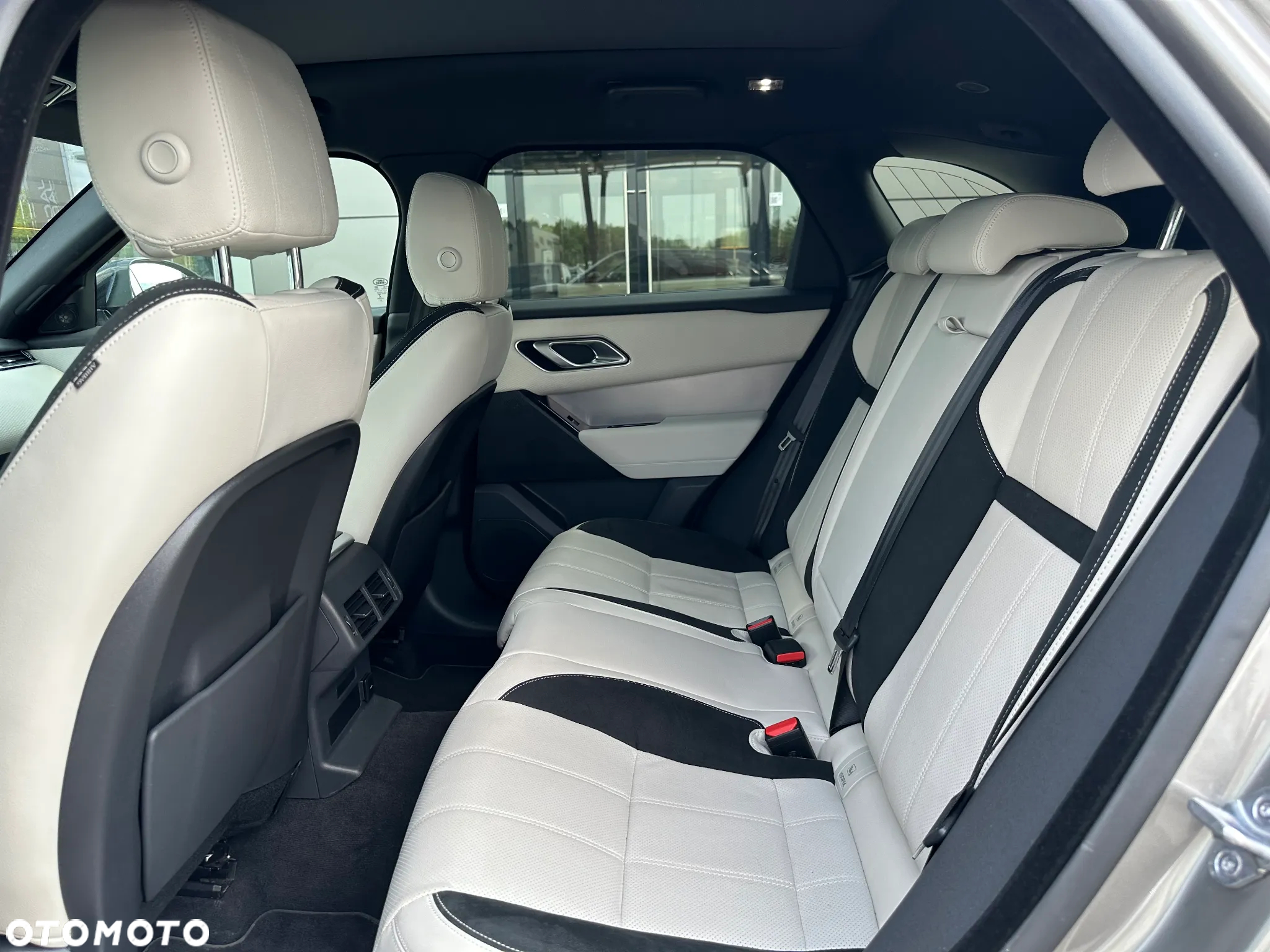 Land Rover Range Rover Velar 2.0 P250 R-Dynamic SE - 7