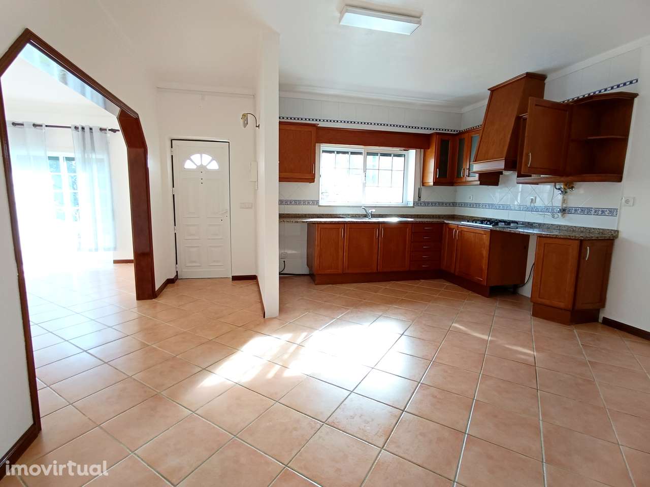 Aluga-se moradia com jardim r/chão T3+1 - Grande imagem: 3/12