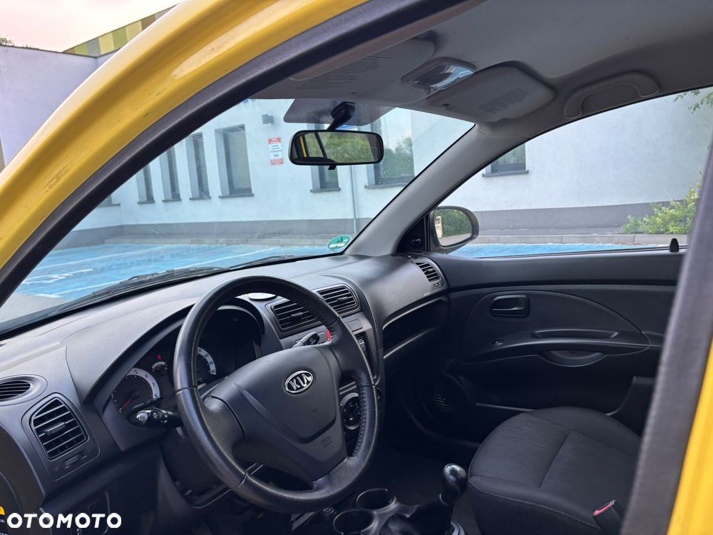 Kia Picanto - 8