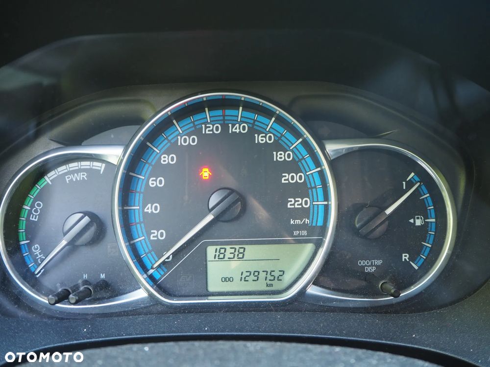 Toyota Yaris Hybrid 100 Life - 9