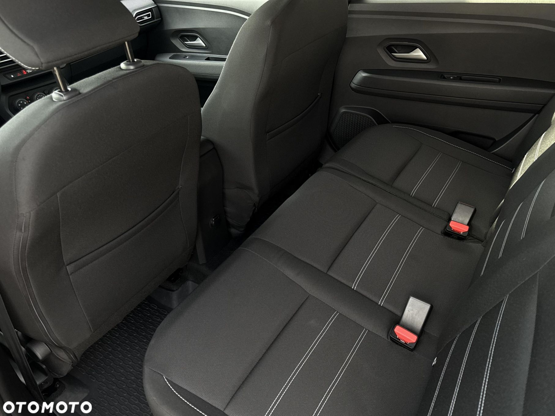Dacia Jogger 1.0 TCe Expression 7os - 11