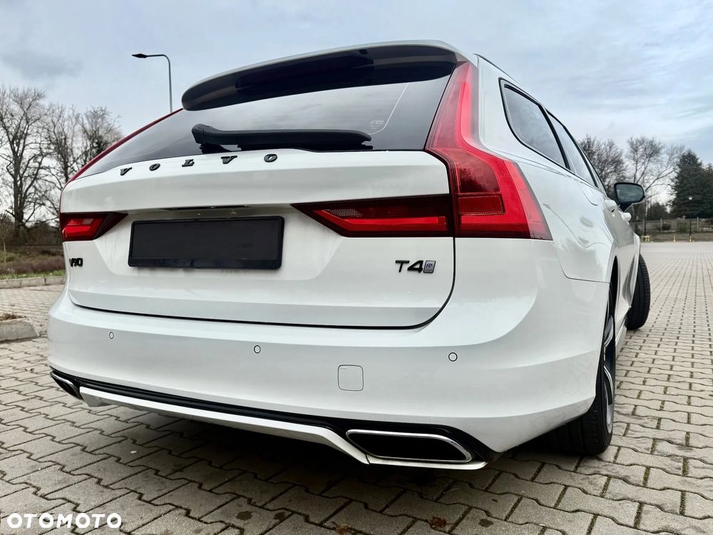 Volvo V90 T4 R-Design - 10