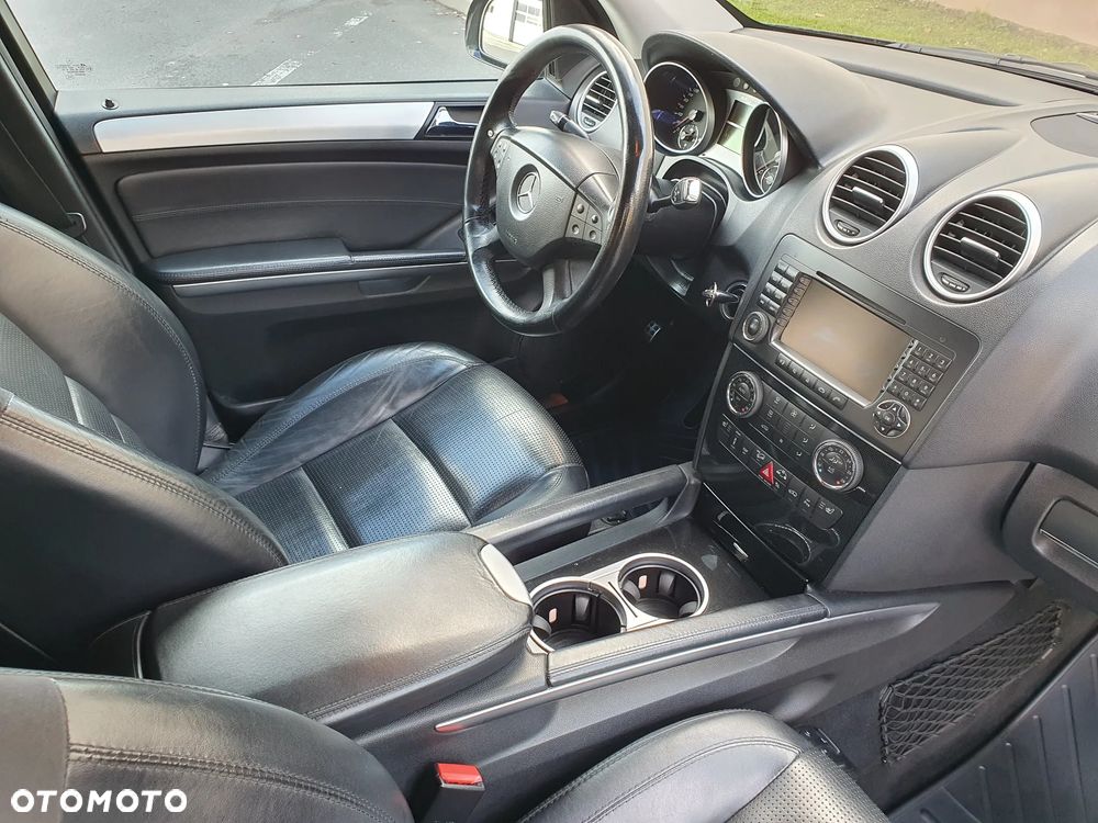 Mercedes-Benz ML 63 AMG 4Matic 7G-TRONIC - 14