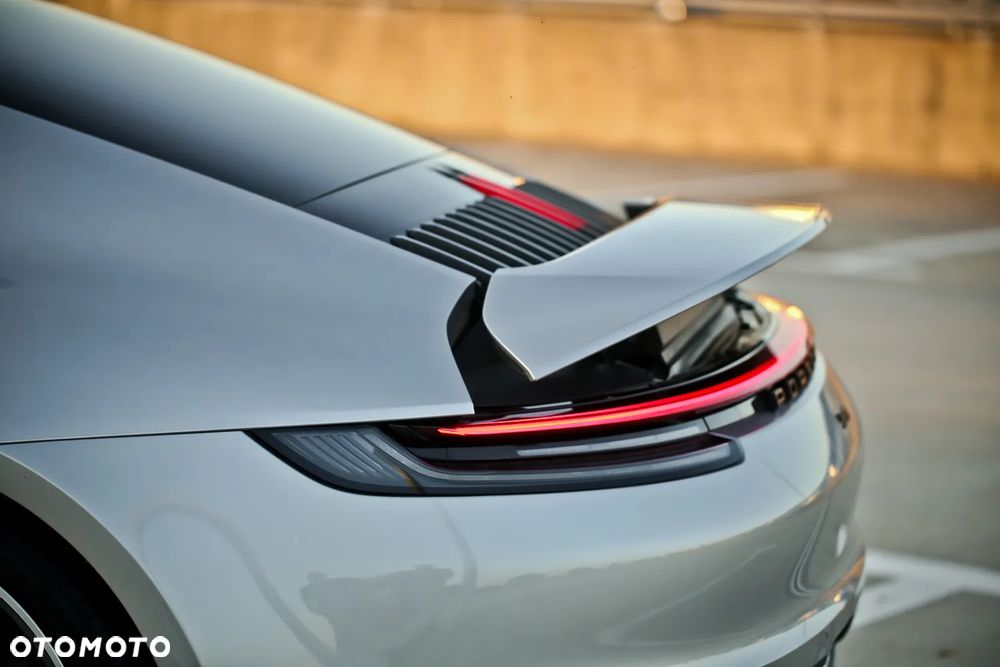 Porsche 911 Carrera 4S - 15