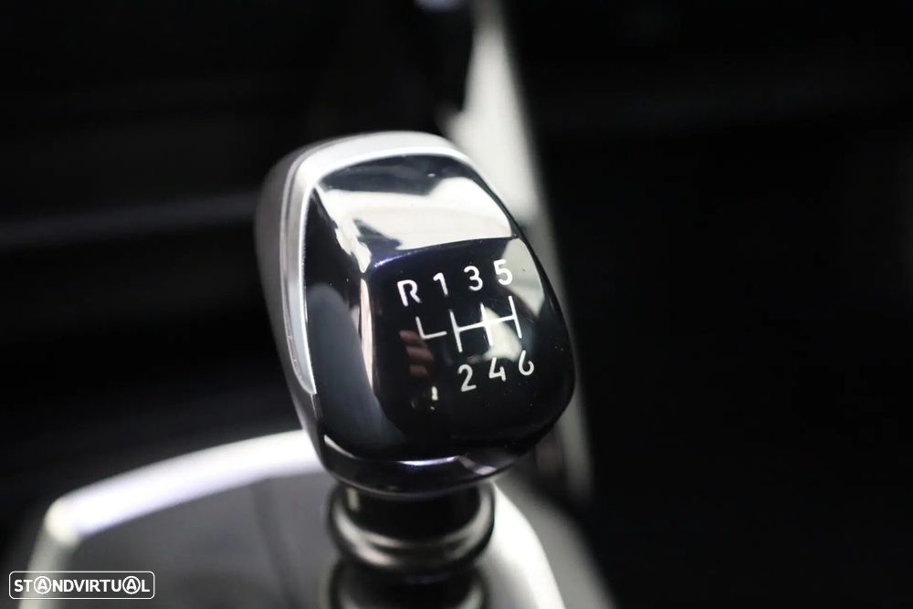 Peugeot 2008 PureTech 100 Style - 37