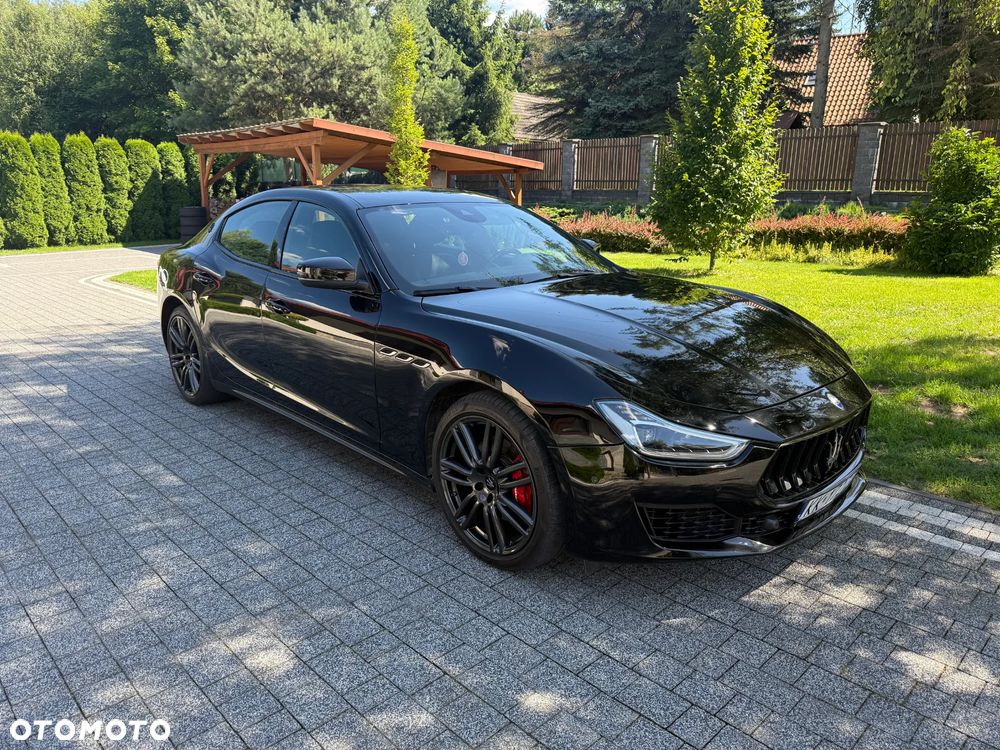 Maserati Ghibli GranSport - 12