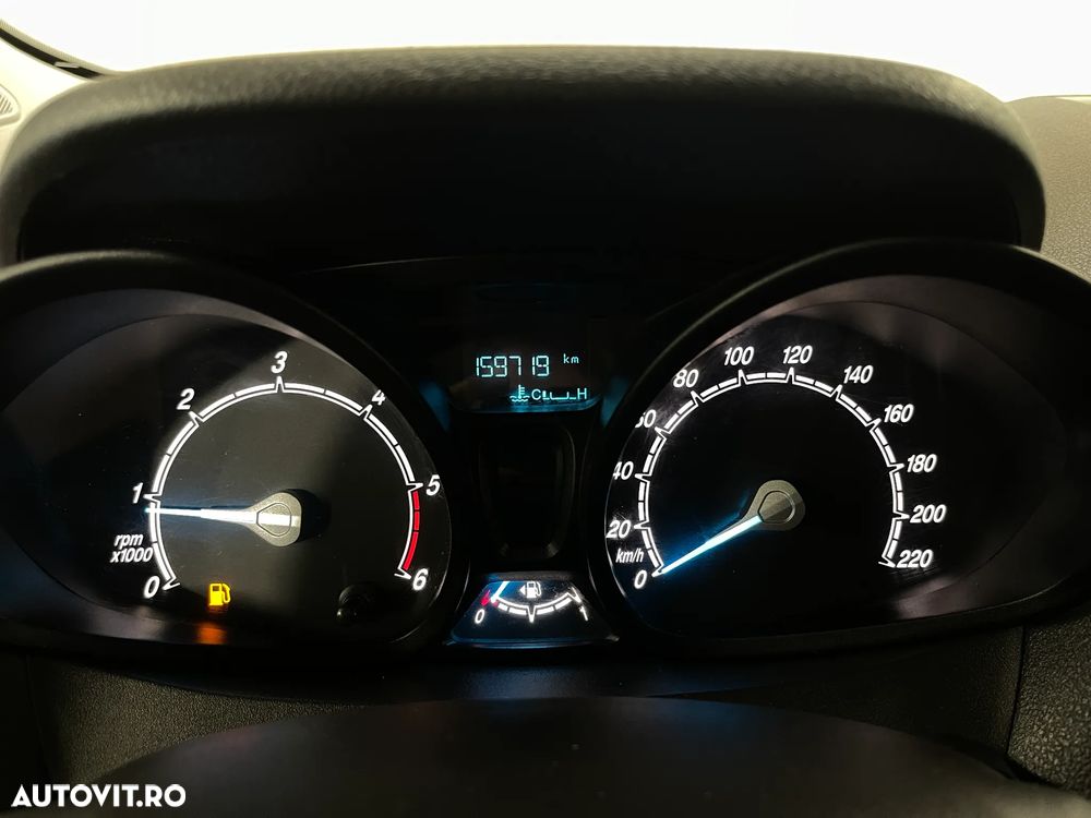Ford Transit Courier - 15