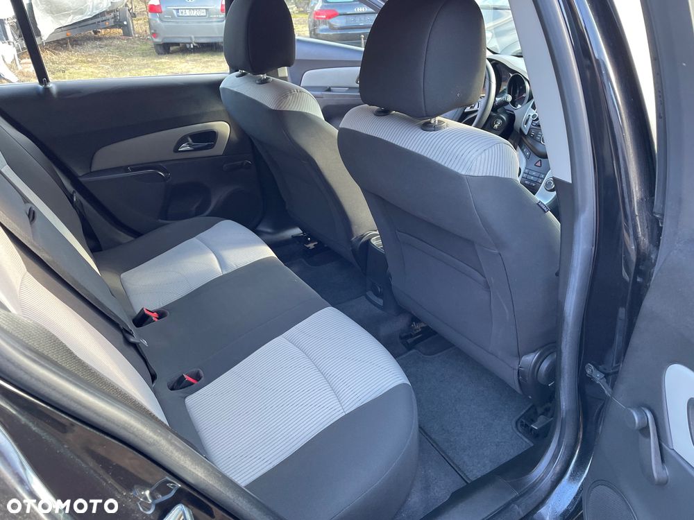 Chevrolet Cruze 1.7 LT - 22