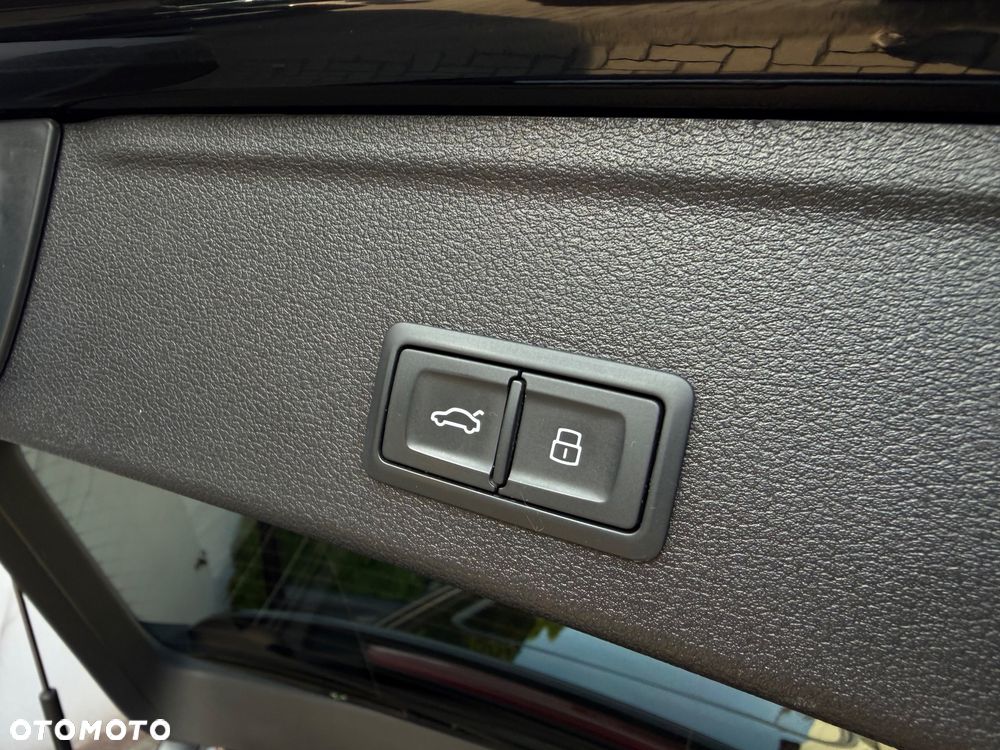 Audi A4 Avant 40 TDI S tronic S line - 35