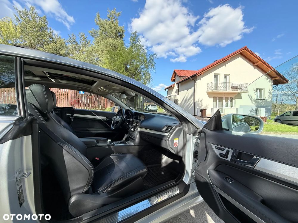 Mercedes-Benz Klasa E 350 CDI BlueEff - 23