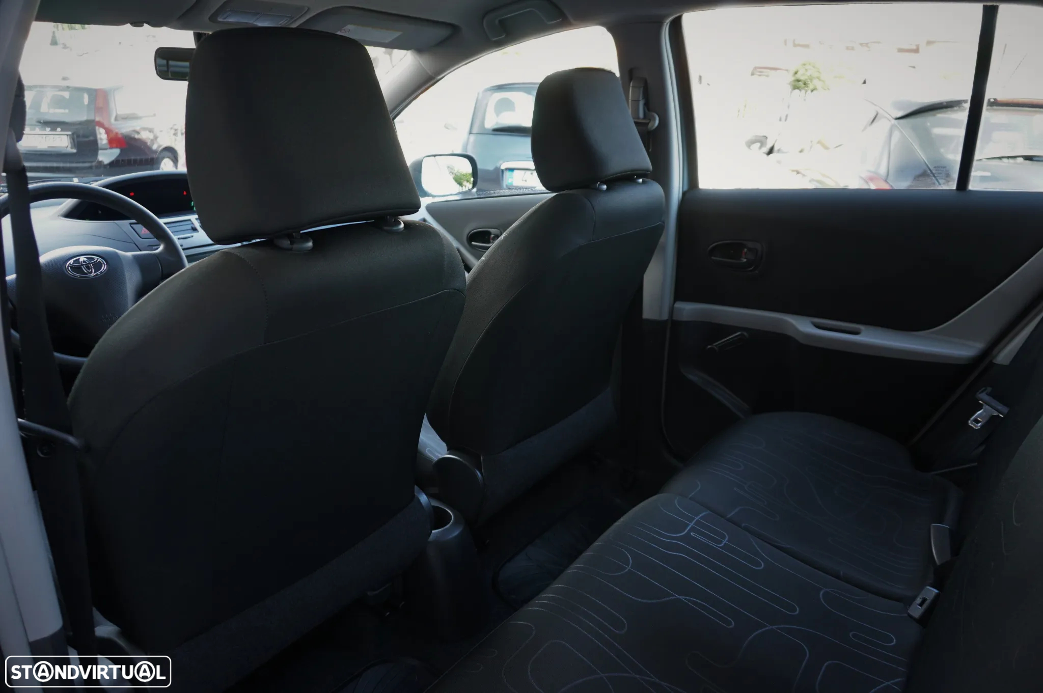 Toyota Yaris 1.0 VVT-i Comfort+AC - 12