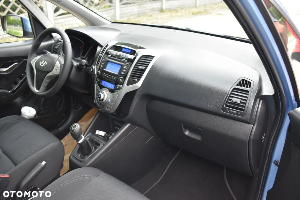 Hyundai ix20 1.4 blue YES Plus - 32
