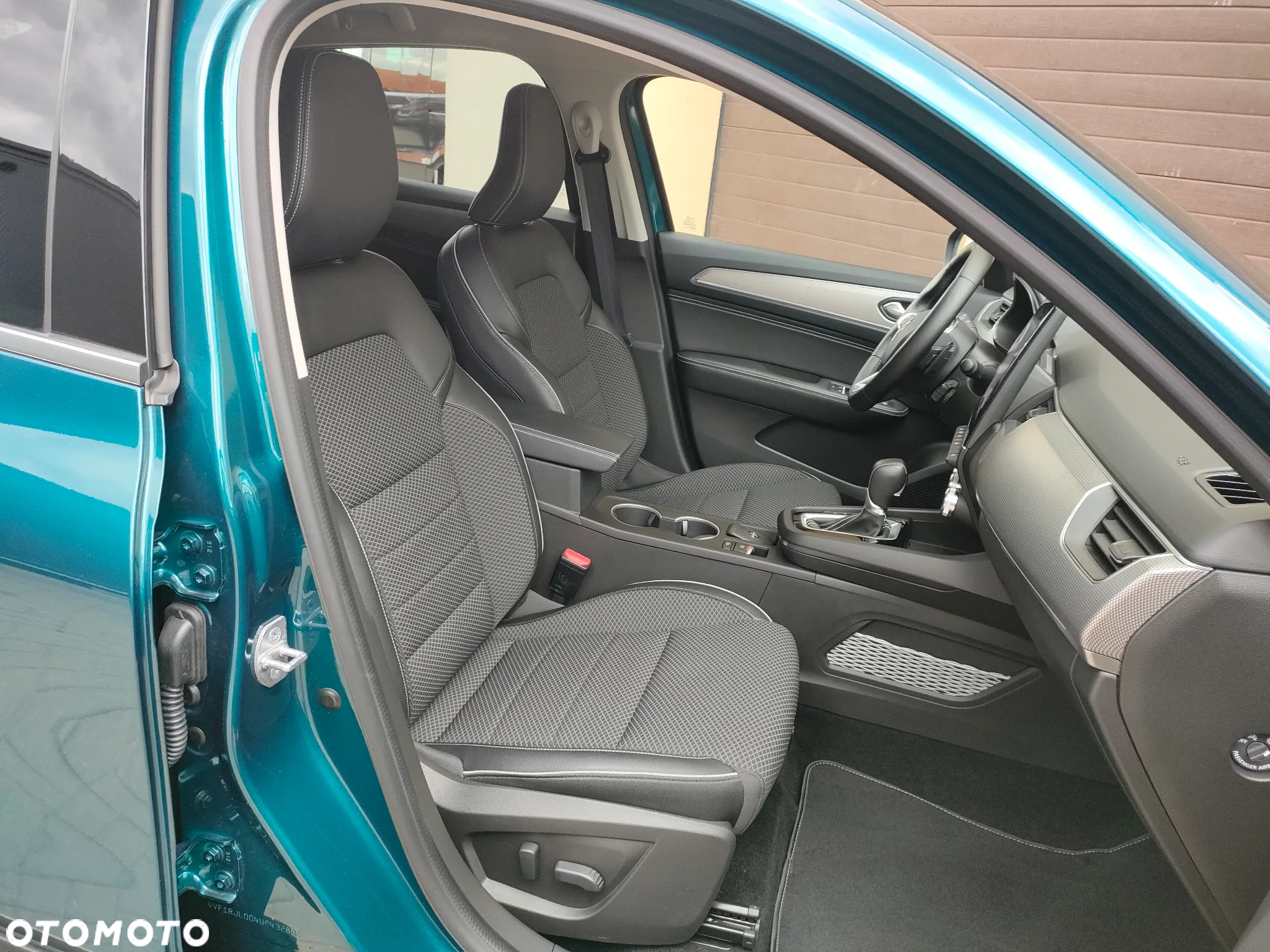 Renault Arkana TCe Mild Hybrid 140 EDC Techno - 28