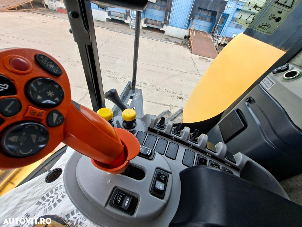 New Holland CX 6.90 ST5 COMBINA AGRICOLA CU HEDER PAIOASE 760CG 6,70M/22FT VF SI CARUCIOR TRANSPORT - 19