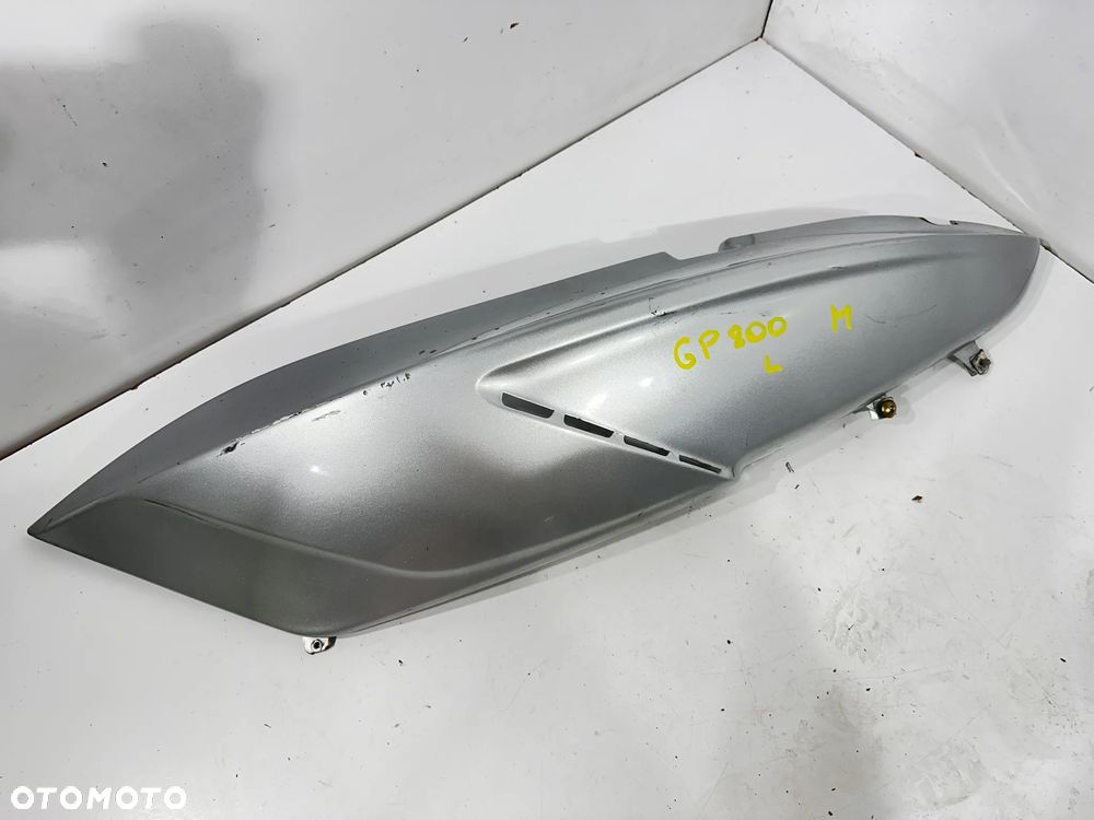 Boczek tył lewy Gilera GP 800 GP800 - 1