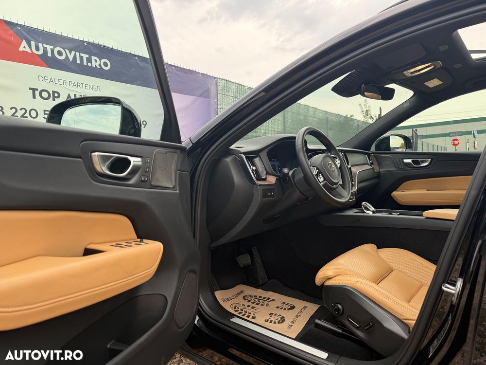 Volvo XC 60 T8 AWD Plus Dark - 5