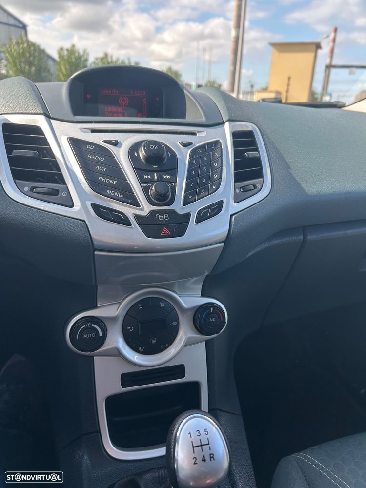 Ford Fiesta - 8