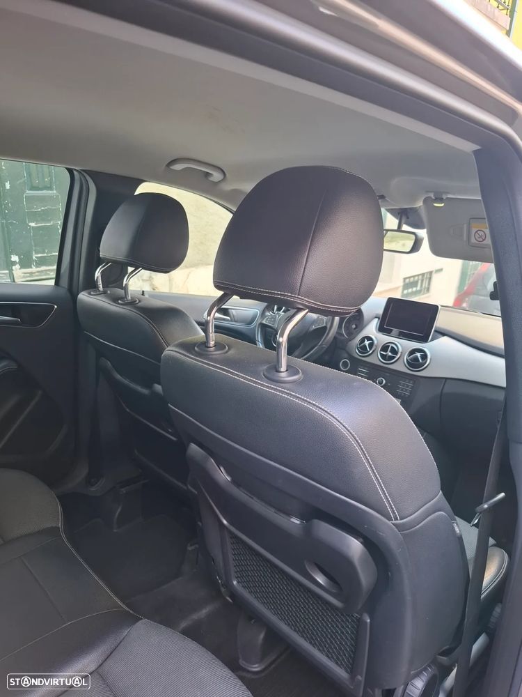 Mercedes-Benz B 180 d Urban - 11