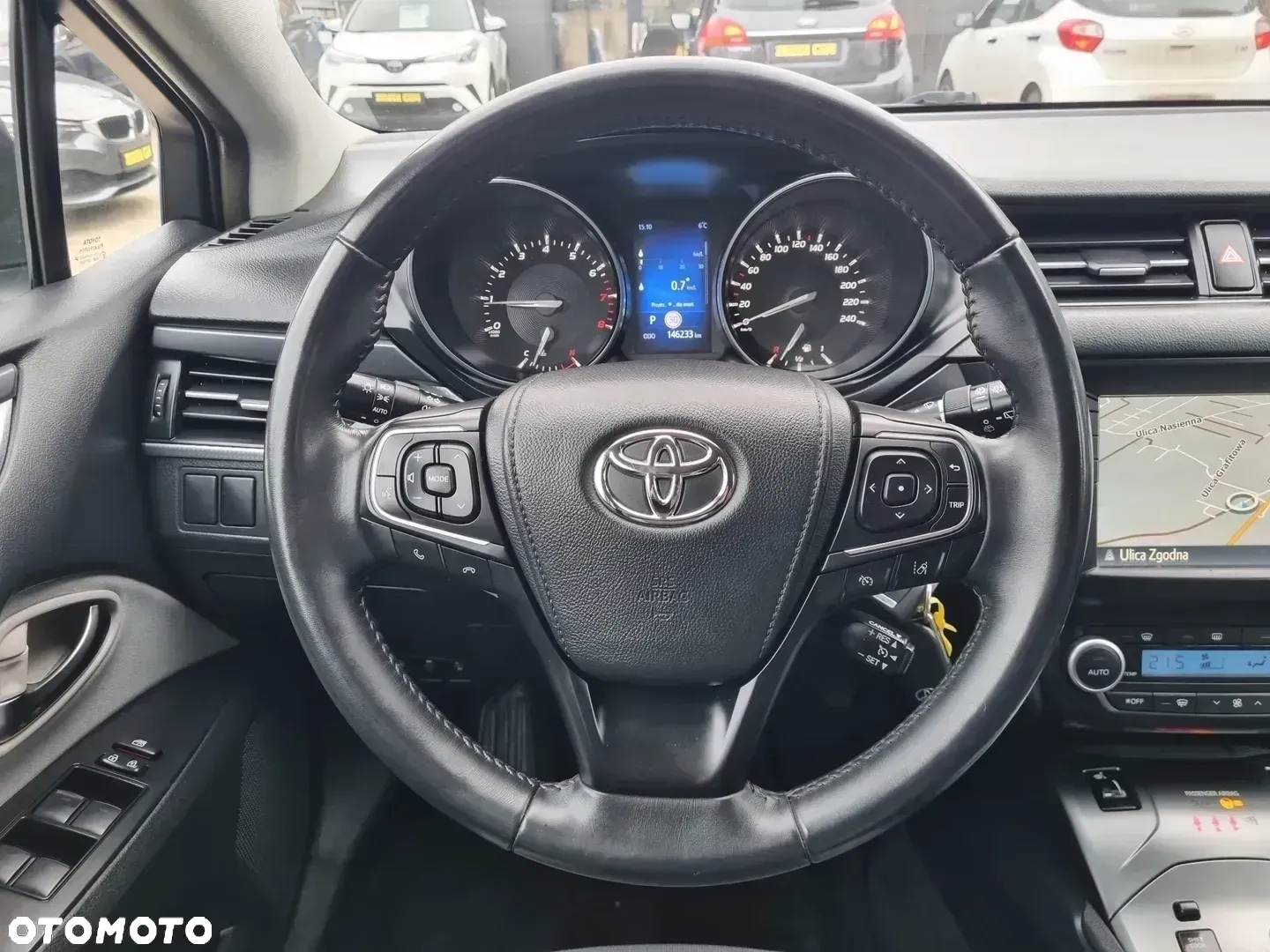 Toyota Avensis 1.8 Premium MS - 15