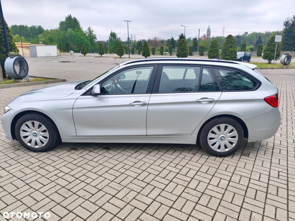 BMW Seria 3 318d - 10