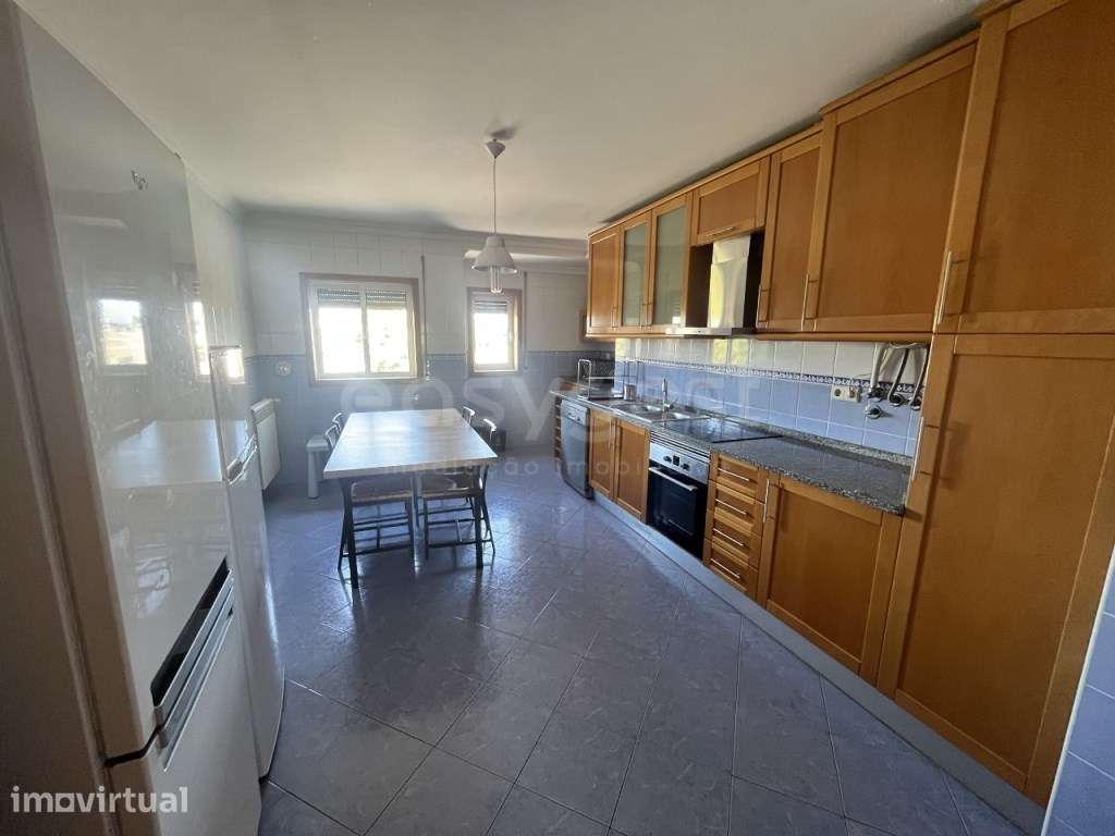 Apartamento T3 com excelentes áreas no centro de Oliveira do Bairro - Grande imagem: 5/26