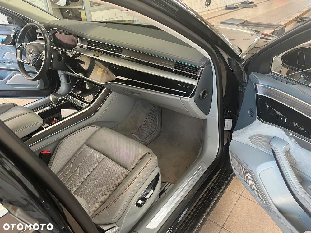 Audi A8 - 12