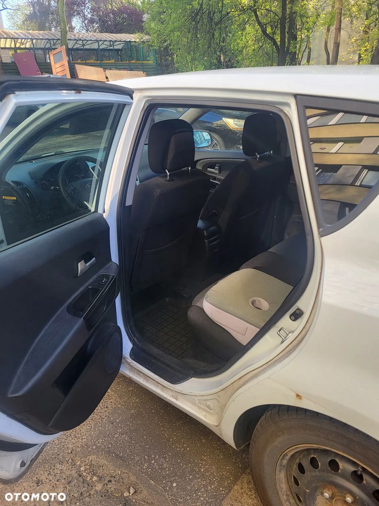 Kia Ceed 1.6 CRDi 90 ISG Vision - 9